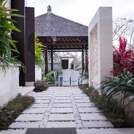 Hotel Adhiloka Uluwatu Exterior foto